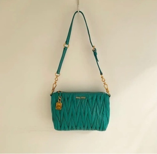 miu miu ワンショルダーバッグ