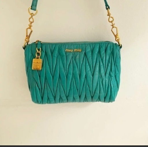 miu miu ワンショルダーバッグ
