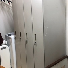 ロッカー　四人用