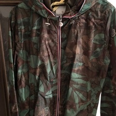 モンクレール　ナイロンフードブルゾン　の画像