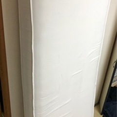 無料・コイルスプリングマットレス２つ（汚れあり）の画像