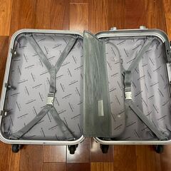 スーツケースおゆずりします。１～２泊用、機内持ち込み可の画像