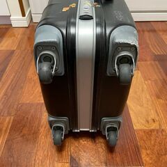 スーツケースおゆずりします。１～２泊用、機内持ち込み可の画像