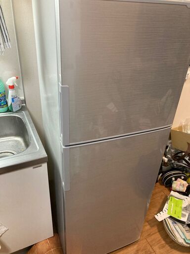 シャープ　225L冷蔵庫　中古美品