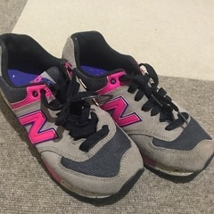 NB ニューバランス スニーカー  23.5の画像