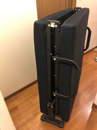 手すり付き折りたたみベッド