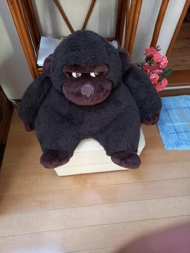 ゴリラのぬいぐるみ