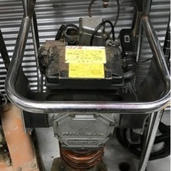 【中古】MIKASA タンピングランマー MT-52FW