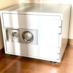 【美品】家庭用　耐火金庫 ダイアル式 セキュリティの画像