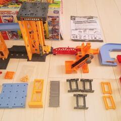 トミカ パワークレーン建設現場の画像