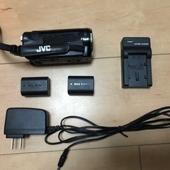 ビデオカメラ　Victor・JVC GZ-E 100