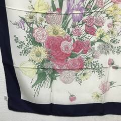 ⭕⭕⭕KI5/15　Dior ディオール 大判スカーフ 約85×90cm 花柄 ネイビー フラワー マルチ 薔薇 ハンカチ Christian Dior クリスチャンディオール⭕⭕⭕の画像