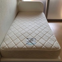 ベッド（棚付）