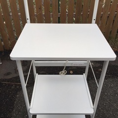 ★状態良好★カインズ コンセント付レンジラック レンジ棚の画像