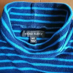 ユニクロ🧥ハイネックフリース 140cmの画像