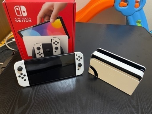 任天堂 Switch有機EL.ゼルダの伝説、カカロット