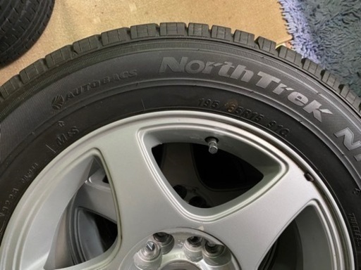 195/65R15  スダットレスタイヤ中古　4本