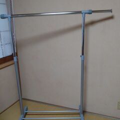 伸縮パイプハンガーラック