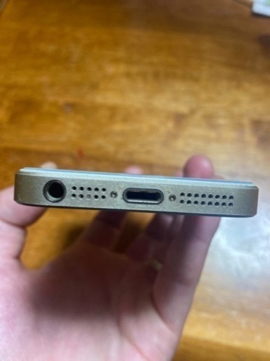 iPhone se 64GB SIMフリー（取引中）