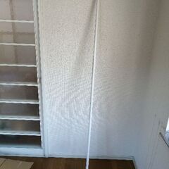 白い物干し竿　　ハンガー掛けの棒