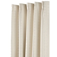 ニトリ 遮光カーテン 100 × 135 2枚 光沢感○の画像