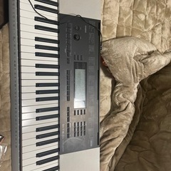 白いピアノ