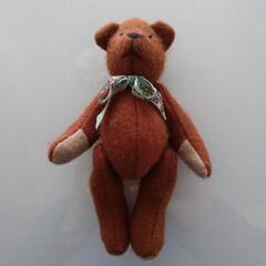 小さなくまのぬいぐるみの画像