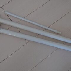 【取引中】突っ張り棒(約74～132cm×２、約40～73cm)...