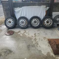 スタッドレスタイヤの画像