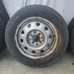 スタッドレスタイヤの画像