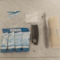 ♡LAURA  ASHLEY♡ポーチ付きアメニティの画像