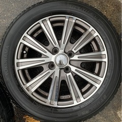 中古スタッドレスタイヤiceGUARD185/60R15