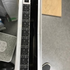 アンプ&コンプレッサー6個セット　ラック入りの画像