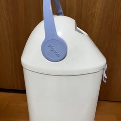 Pigeon 紙オムツ用ゴミ箱の画像