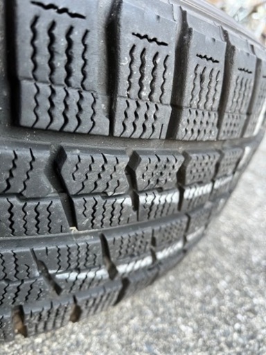 215/60R16 スタッドレスタイヤ（中古）
