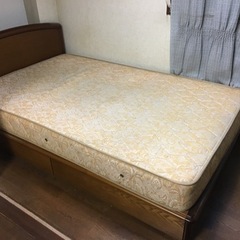 ベッド(セミダブル)の画像