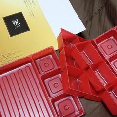 お正月　プラスチックのおせち入れセット
