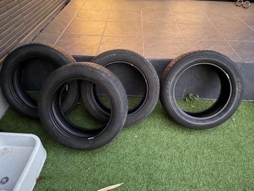 225/55R18 タイヤ　４本