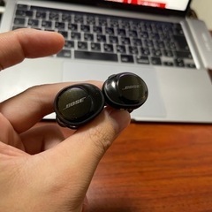 BOSE ワイヤレスイヤホン soundsport ブラックの画像