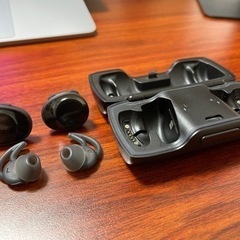 BOSE ワイヤレスイヤホン soundsport ブラックの画像
