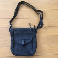 ベルトにも通せるショルダーバッグ