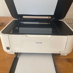 canonプリンターと新品インクカートリッジ