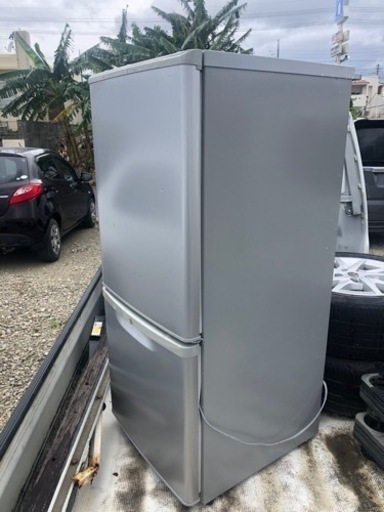 小型冷蔵庫、3000円