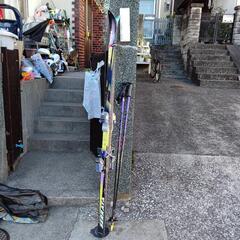 （数日中に処分します。）スキー板　ストック　袋