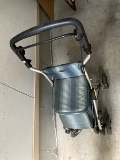 手押し車　※必ず本文をご確認ください