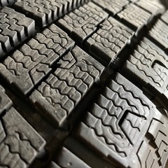 トーヨータイヤ　スタッドレス4本セットホイール付き175/65r14の画像