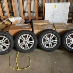 ピレリ　スタッドレス4本セットホイール付き195/65R15の画像