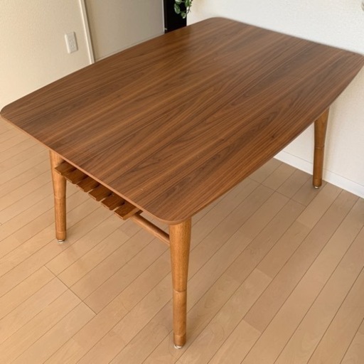 ダイニングテーブル（カフェテーブル）