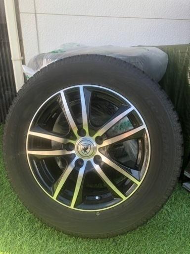 スタッドレスタイヤ ホイール4本付 215/60/R16