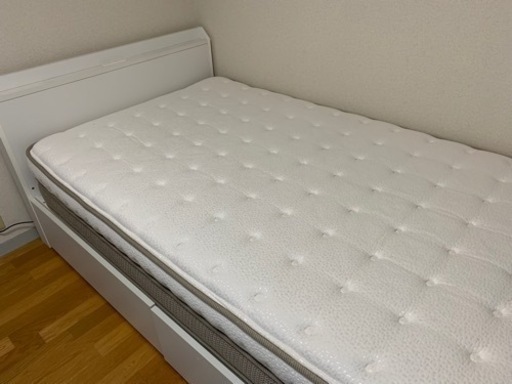 ニトリ  セミダブルサイズ　ベッド